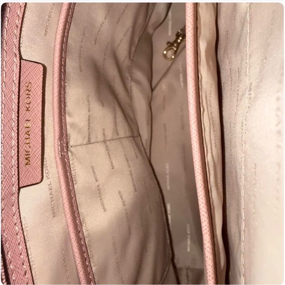 Michael Kors Jet Set Travel Large Saffiano Leather Tote Blush Pink/Nude MK Charm - Picture 6 of 7